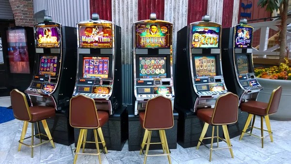 Live baccarat table with multilingual dealer